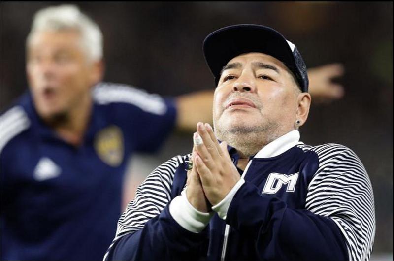 Diego Maradona ejerciendo de entrenador con Gimnasia de La Plata (Alejandro Pagni  AFP) 