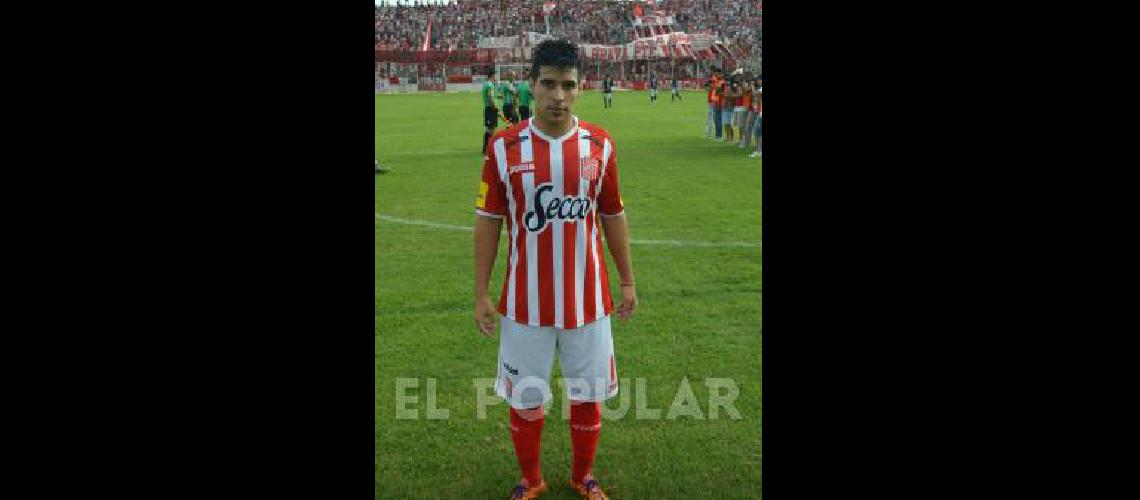 Daniel Dip con la camiseta de San MartÃ­n de TucumÃn Ahora tendrÃ la de Racing 