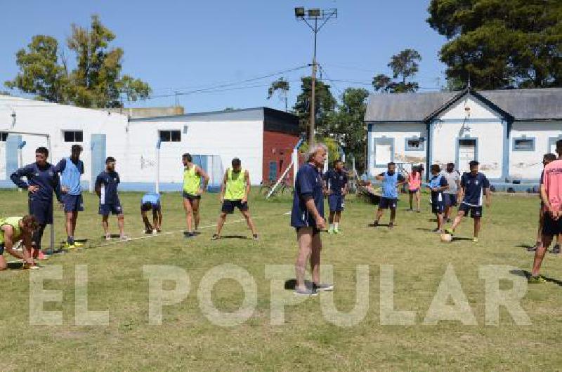 Francisco Russo trabaja con el plantel de Racing El objetivo es pelear por el ascenso 