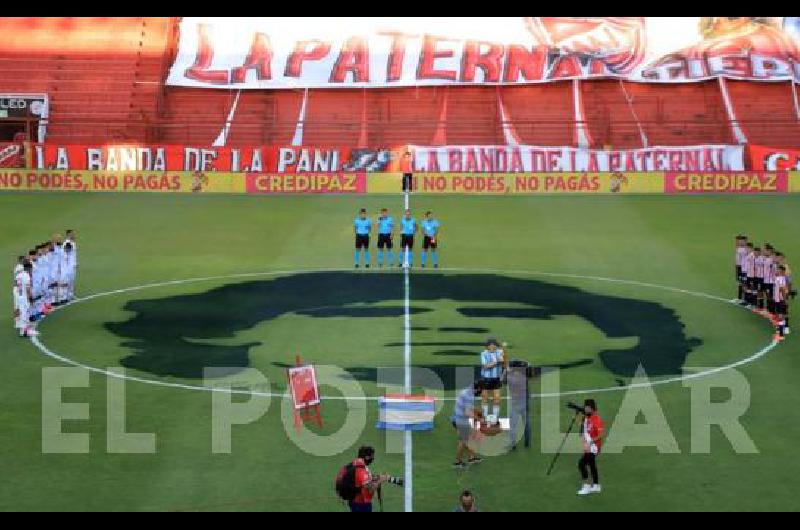 El rostro de Maradona sobre el cÃ©sped del estadio que lleva su nombre 