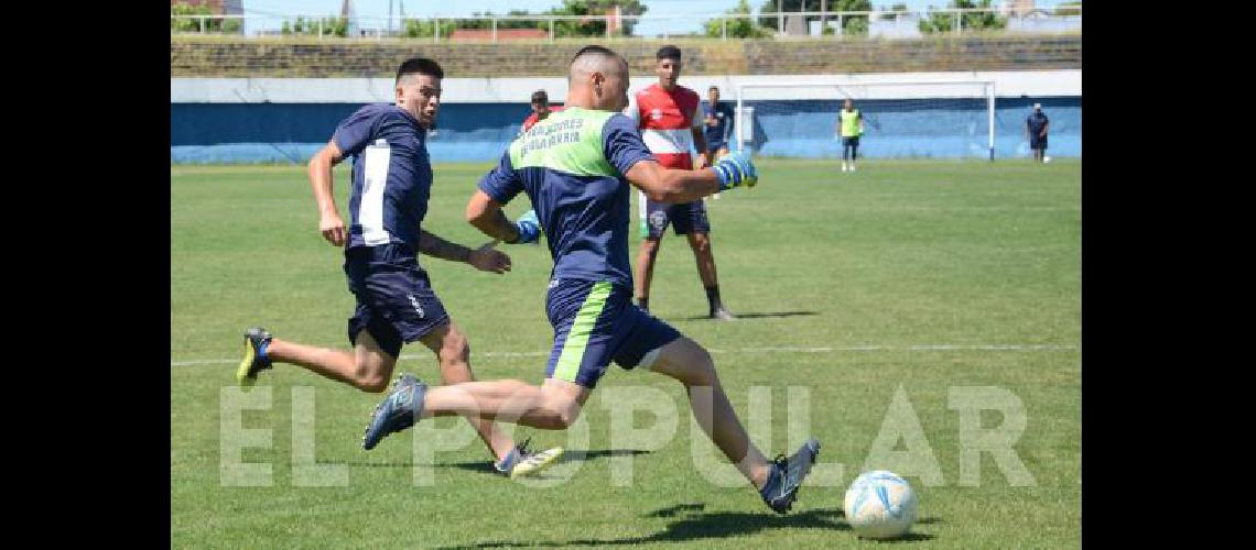 Racing y Embajadores se midieron ayer nuevamente en el Buglione Martinese 