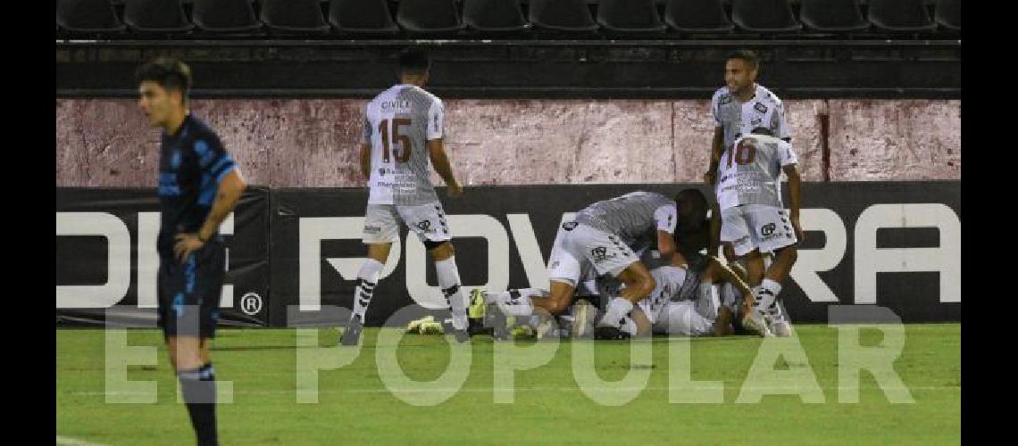 Platense festejÃ³ su ascenso en la cancha de Newellâs 