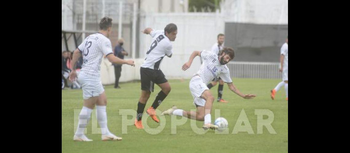 Liniers venciÃ³ a Racing en la avenida Alem El resultado no le sirviÃ³ a ninguno de los dos 