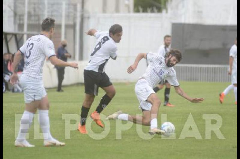 Liniers venciÃ³ a Racing en la avenida Alem El resultado no le sirviÃ³ a ninguno de los dos 