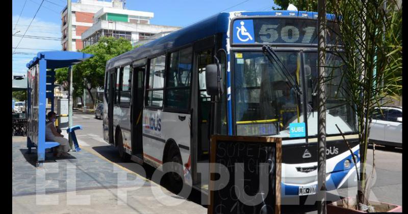 Ampliacutean el horario de transporte de pasajeros