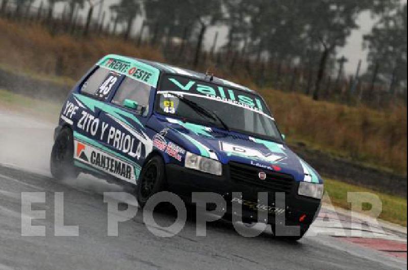 Diego Valisi es uno de los representantes locales en el Turismo Pista 