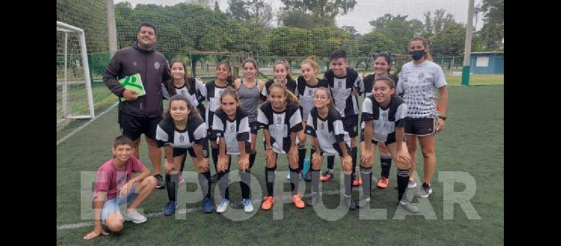 BelÃ©n Boyer se desempeÃ±a como entrenadora del equipo Sub 15 en Estudiantes 