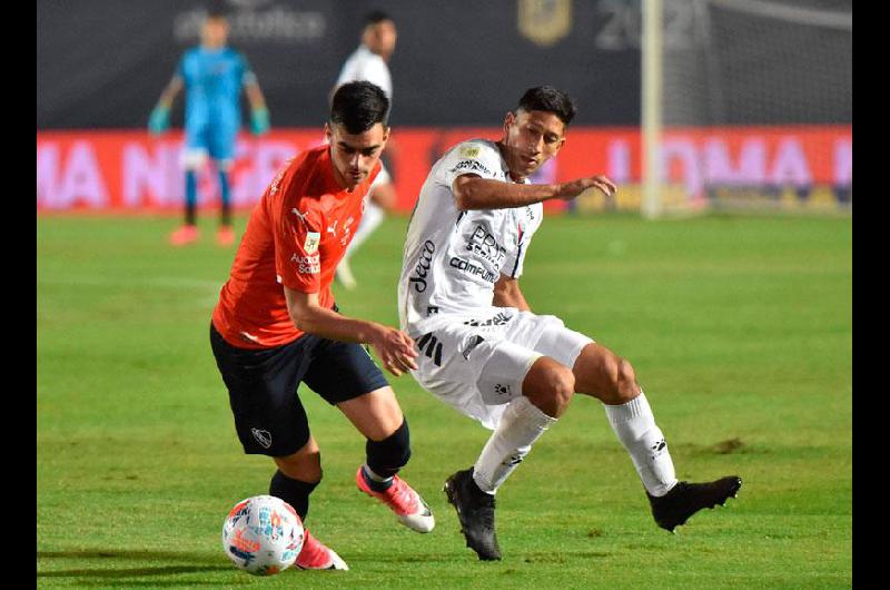 Coloacuten vencioacute a Independiente y se clasificoacute para la final con Racing