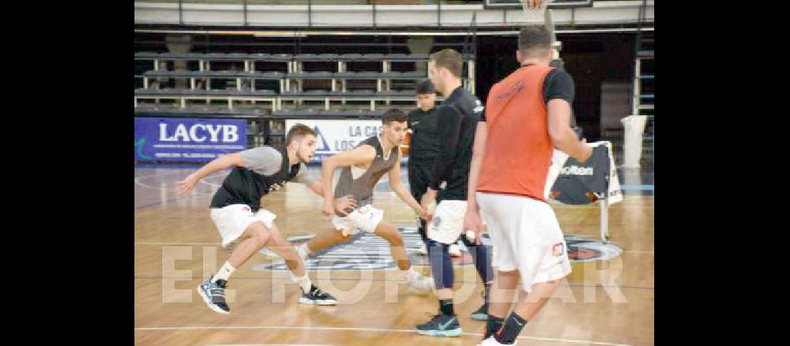 El Bataraz se entrenÃ³ ayer por la maÃ±ana en el Maxigimnasio del Parque Carlos Guerrero 