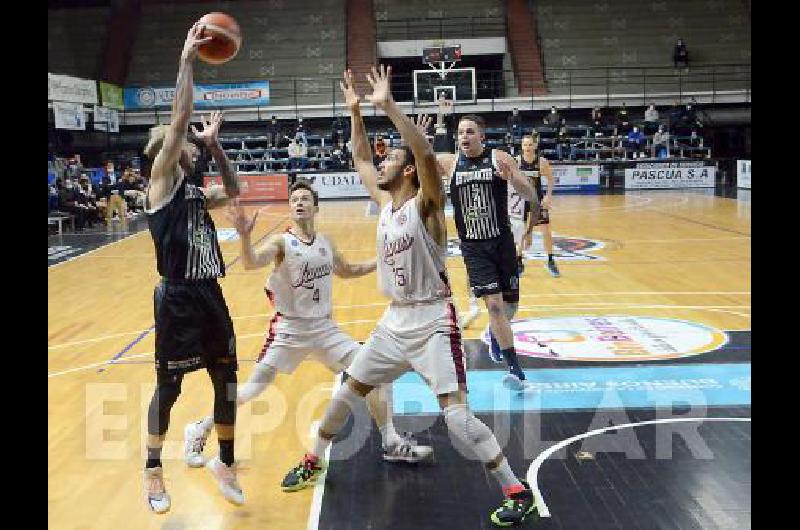 Estudiantes suma cuatro triunfos en fila en la burbuja del Maxigimnasio del Parque Carlos Guerrero 