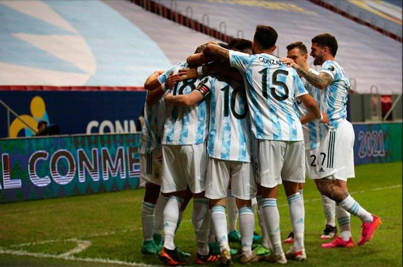 Argentina defiende el primer puesto del Grupo A ante la eliminada Bolivia