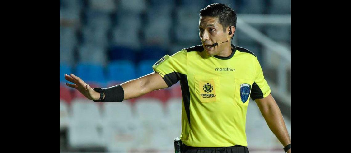 Jesuacutes Valenzuela seraacute el aacuterbitro de la semifinal entre Argentina y Colombia