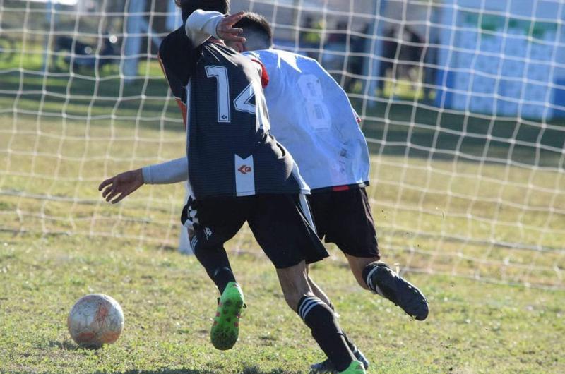 Viejo Atleacutetico sigue <br> soacutelido en la cima