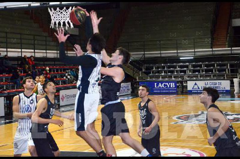 Estudiantes y Racing A Club jugaron en el Maxigimnasio del Bataraz 