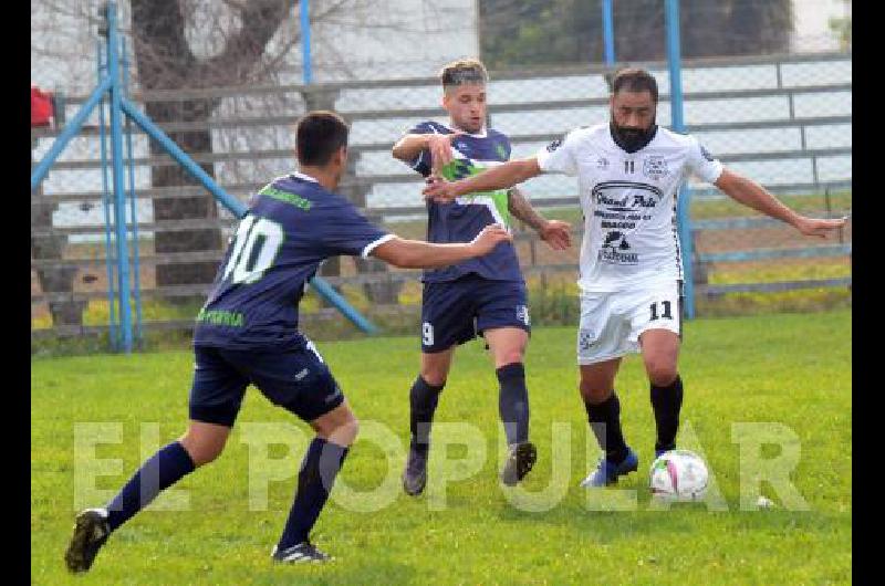 Embajadores y Municipales abrieron la quinta fecha del torneo de Primera DivisiÃ³n 