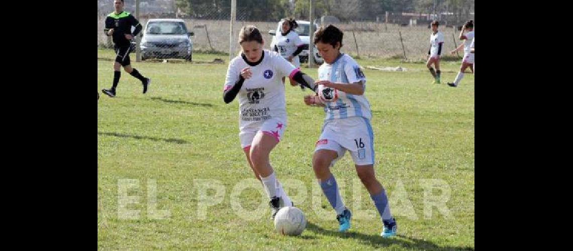 Sigue en marcha el torneo con dos capÃ­tulos ya jugados Racing venciÃ³ a Ferro en uno de los duelos 