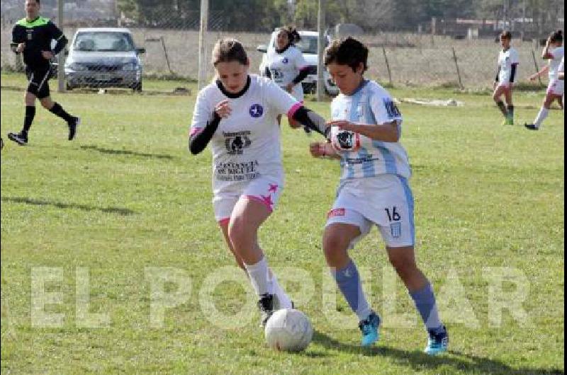 Sigue en marcha el torneo con dos capÃ­tulos ya jugados Racing venciÃ³ a Ferro en uno de los duelos 