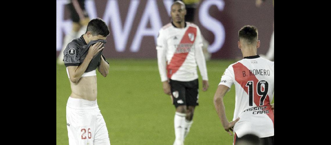 Mineiro le ganoacute a River Plate