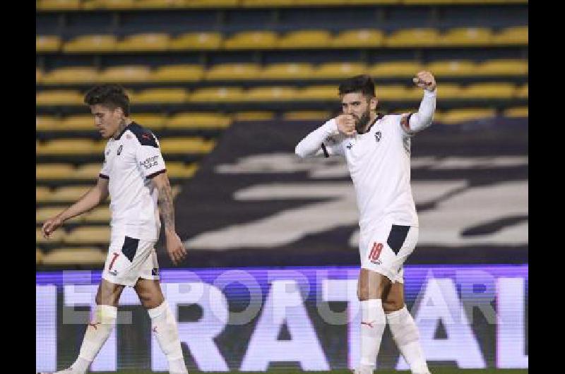 Romero marcÃ³ los dos goles de Independiente que con 14 puntos es el Ãºnico lÃ­der 