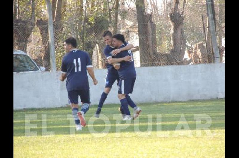 Barracas le ganoacute a Ingeniero y el domingo se define