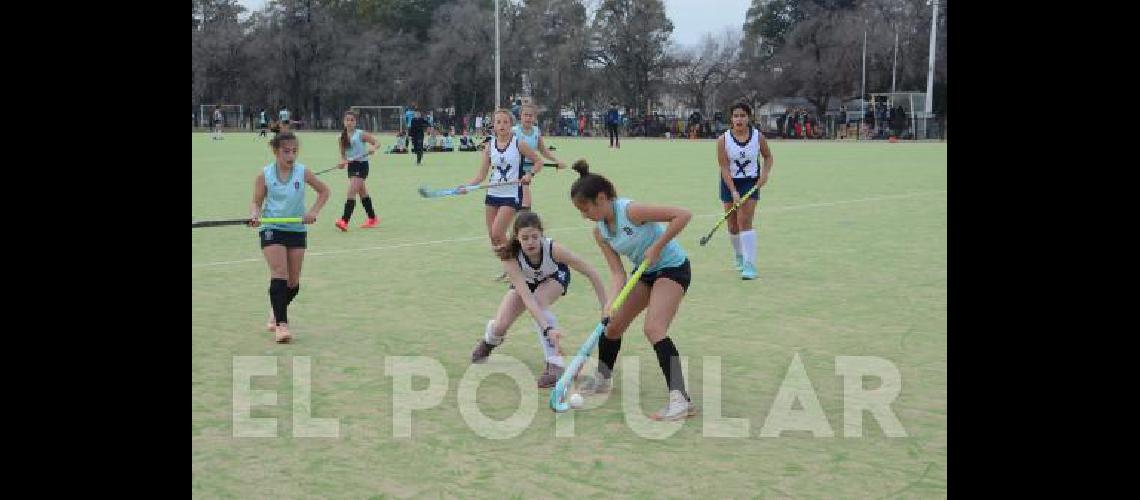 Los planteles femeninos se midieron ante Remo de Azul 