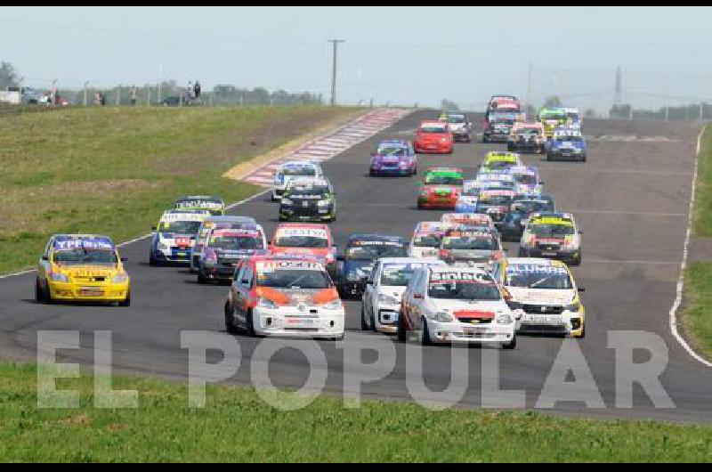 La divisional intermedia del Turismo Pista mostrÃ³ un espectÃ�culo de alto voltaje en el circuito entrerriano 