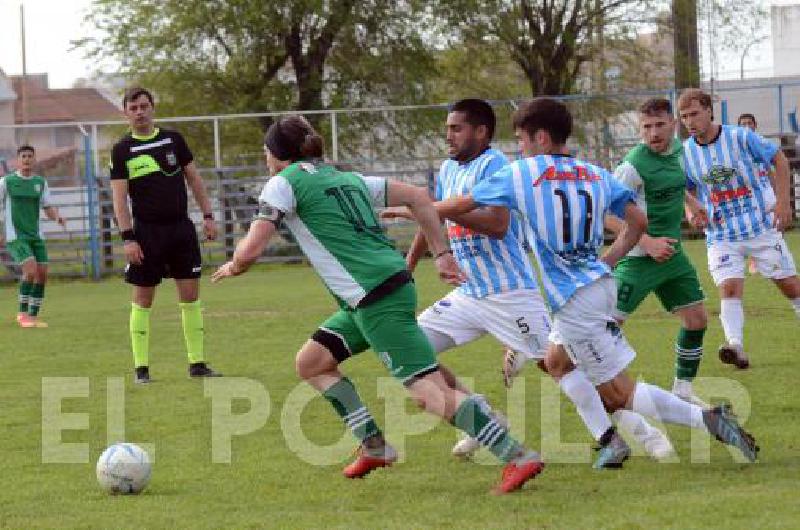 Ferro Carril Sud y AtlÃ©tico Hinojo se midieron ayer en el Colasurdo por la sexta fecha del torneo domÃ©stico 