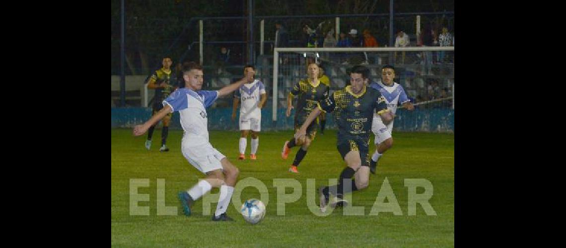 Gran noche para El FortÃ­n para ganar por goleada sobre San MartÃ­n 