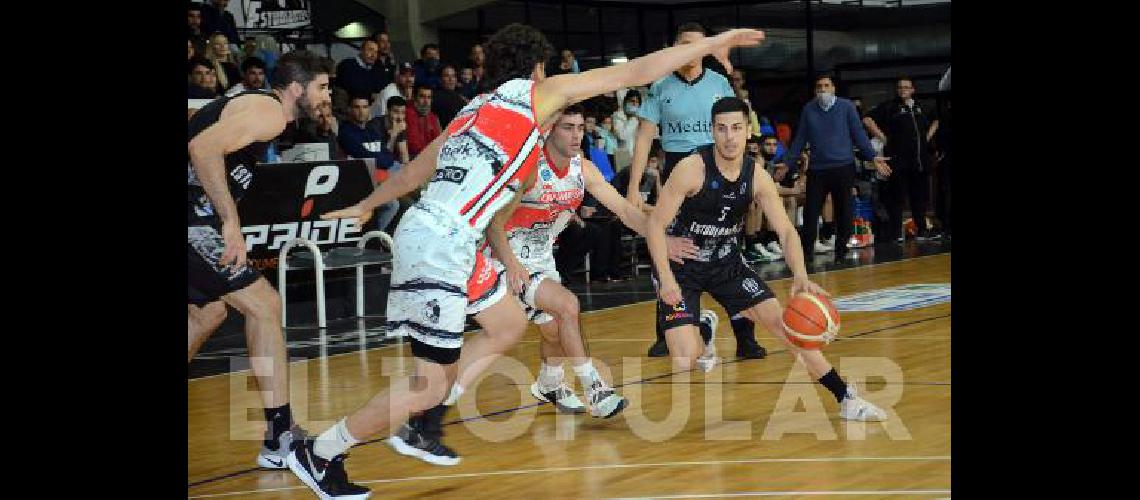 El equipo de OlavarrÃ­a perdiÃ³ anoche frente al de Mar del Plata 79-75 