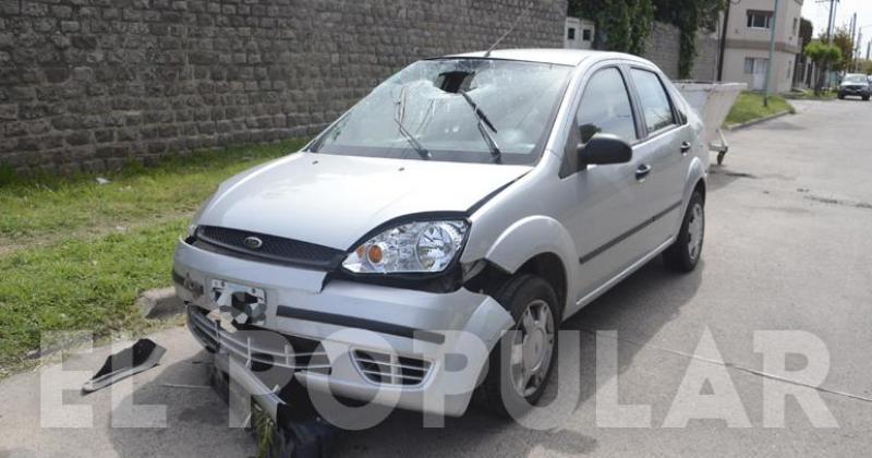 Investigan el robo de un auto que terminoacute volcado cerca de Sierra Chica