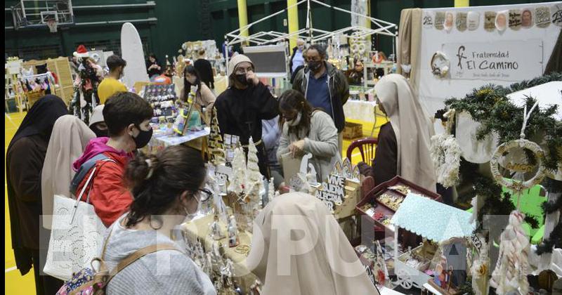 Este domingo continuacutea el Bazar Artesanal de Navidad