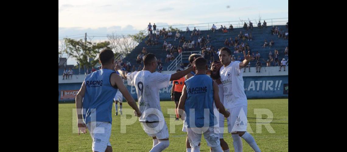 Racing ganoacute y se prendioacute