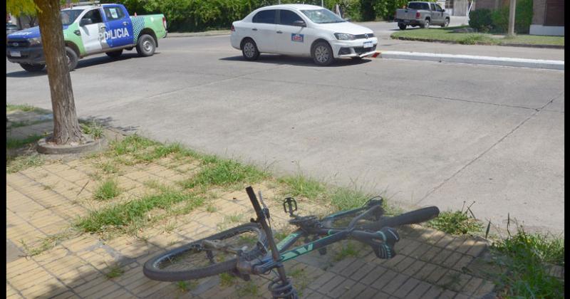 La joven de 22 años circulaba en la bici Mountain bike