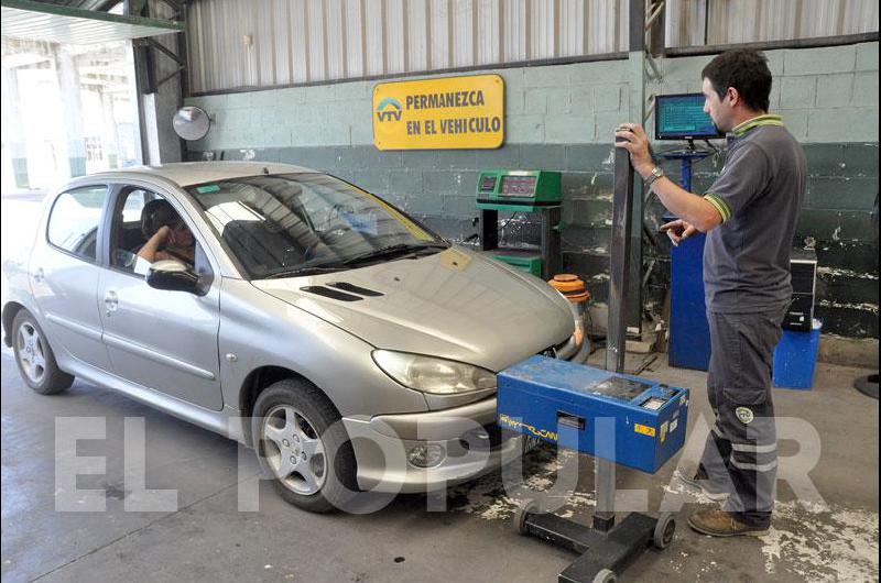 La nueva medida acapara a las motocicletas automÃ³viles y vehÃ­culos de carga de hasta 2500 kilos Archivo