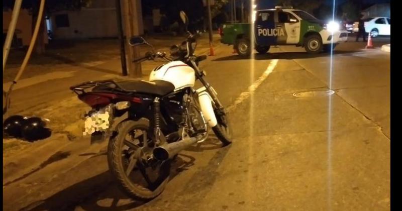 Una joven herida tras caerse de su moto