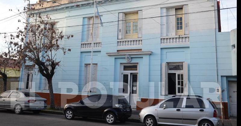 Robaron dinero de un auto estacionado en Microcentro