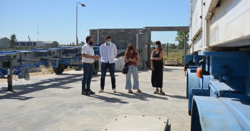 El Intendente visitoacute una empresa del Parque Industrial 