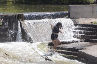 Con las altas temperaturas el arroyo es un alivio