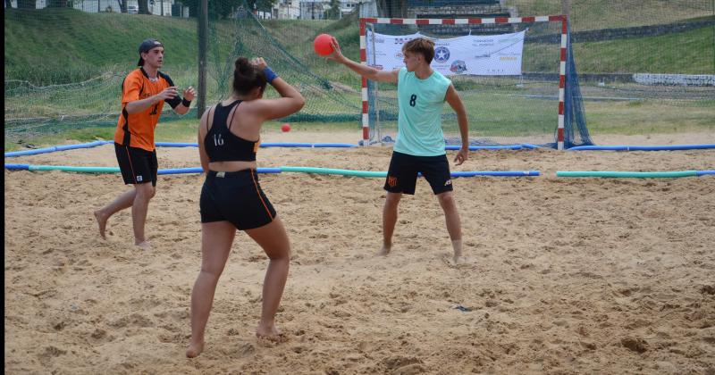 Racing sede de un torneo de handball beach