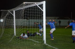 Ferro lo ganó en el segundo tiempo y se clasificó