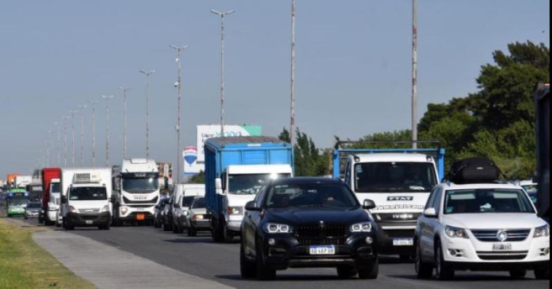 El movimiento en las rutas que llevan a la Costa en el cambio de quincena fue muy intenso según Aubasa