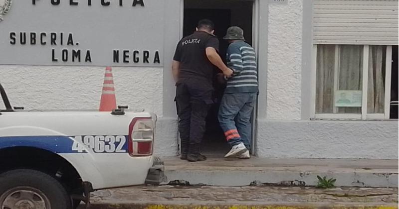 Loma Negra- dos hombres fueron aprehendidos por ingresar a la faacutebrica