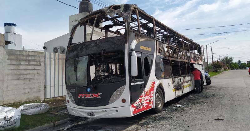 Fueron necesarias dos dotaciones de bomberos para apagar las llamas