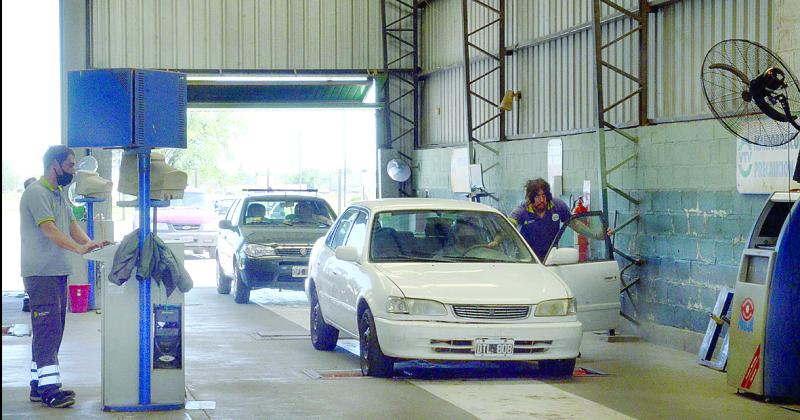 El movimiento en las instalaciones de la planta es incesante durante estos días