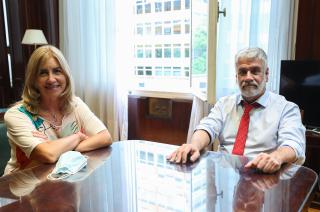 Liliana Schwindt junto al secretario de Comercio Interior Roberto Feletti