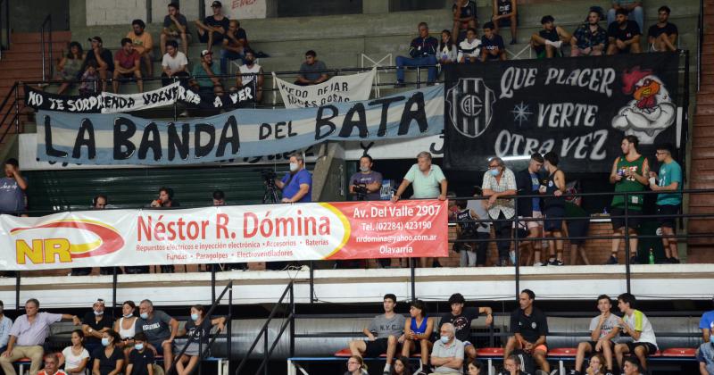 El público del Bataraz se entusiasma con el equipo