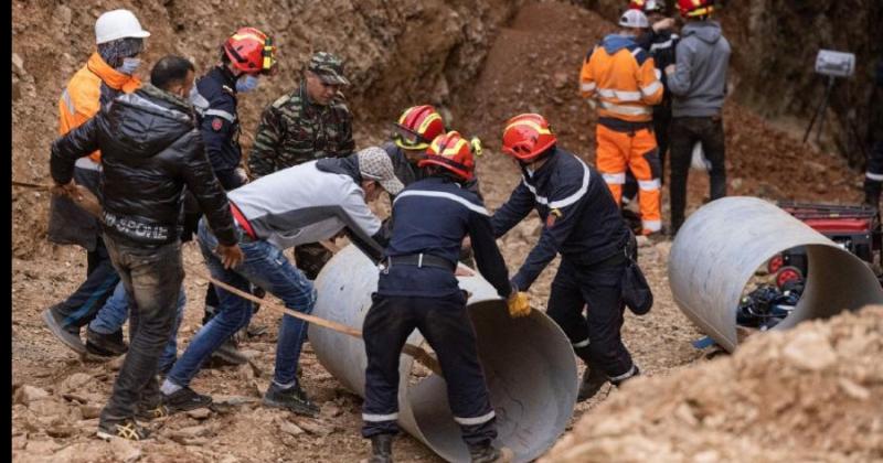 No lograron rescatar con vida al nintildeo que cayoacute a un pozo de 32 metros