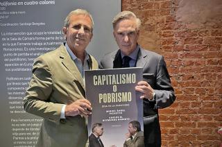 Carlos Roberts y Miguel Pichetto en la presentación de su libro