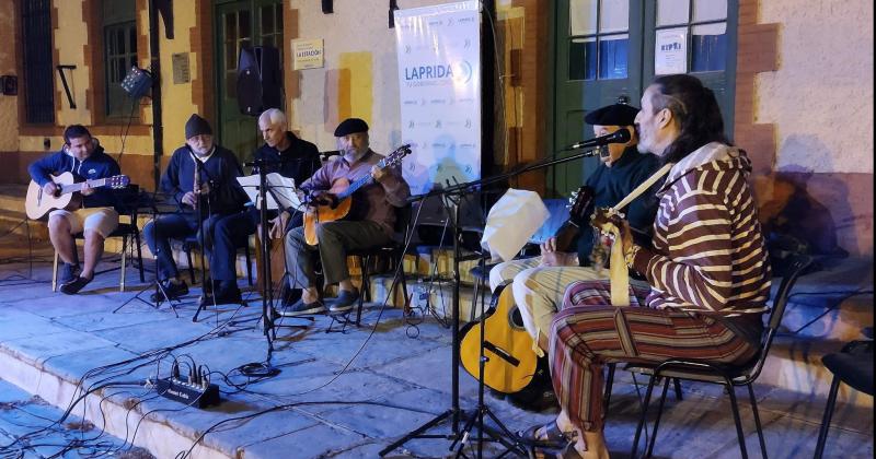 En la Estación los músicos presentes en el espect�culo recorrieron canciones de la obra de Atahualpa Yupanqui pero también temas y composiciones musicales de otros artistas latinoamericanos