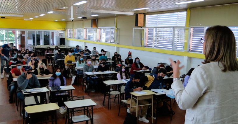 La Facultad de Ingenieriacutea abrioacute sus puertas a maacutes de 250 ingresantes